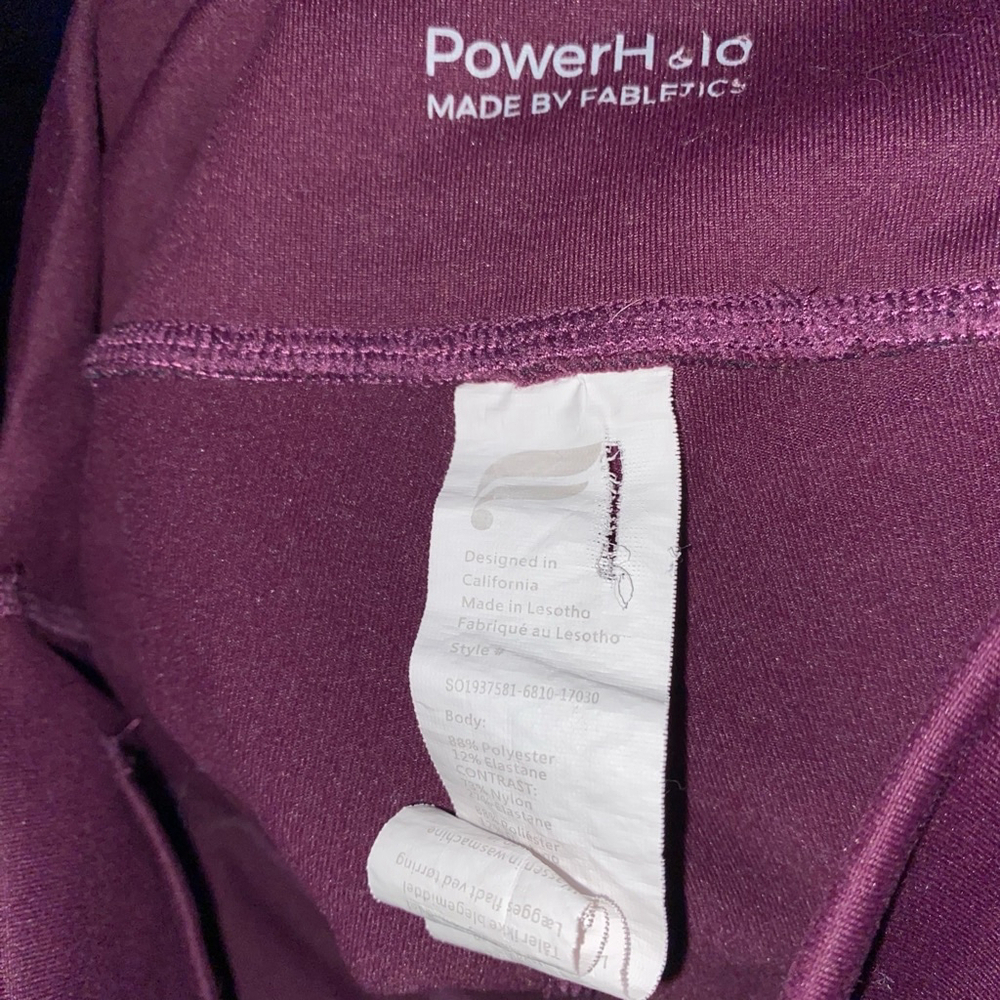 Women's Fabletics Burgundy Bike Shorts with built in pocket Size S - Picture 3 of 4